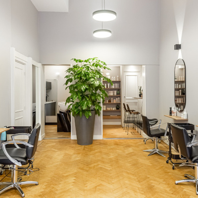 Greenhouse salon